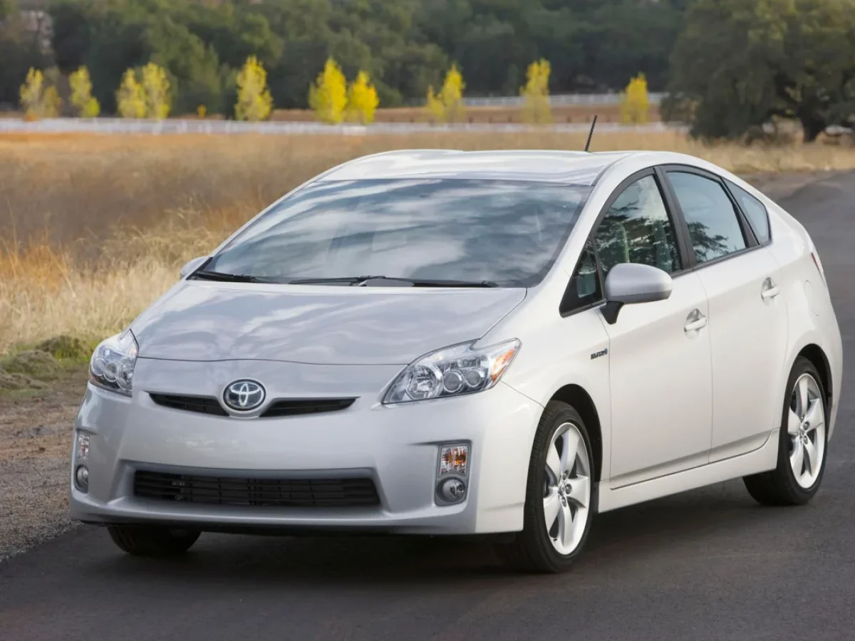 Sedan Car Rental With Driver in Pakistan with driver